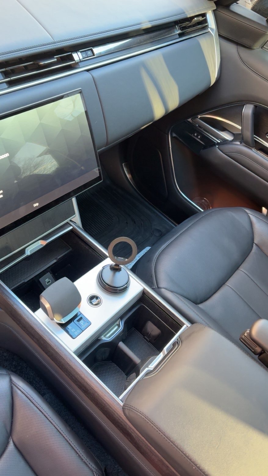 Range Rover centre console