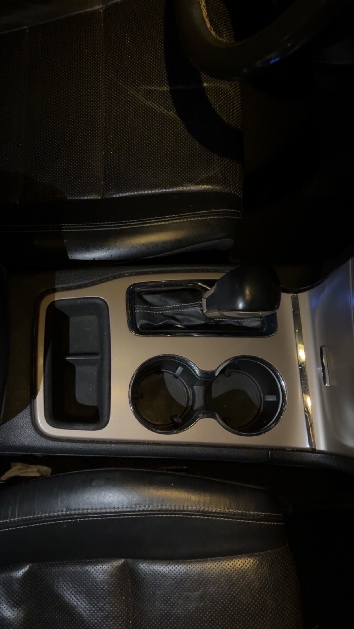 Jeep Grand Cherokee console