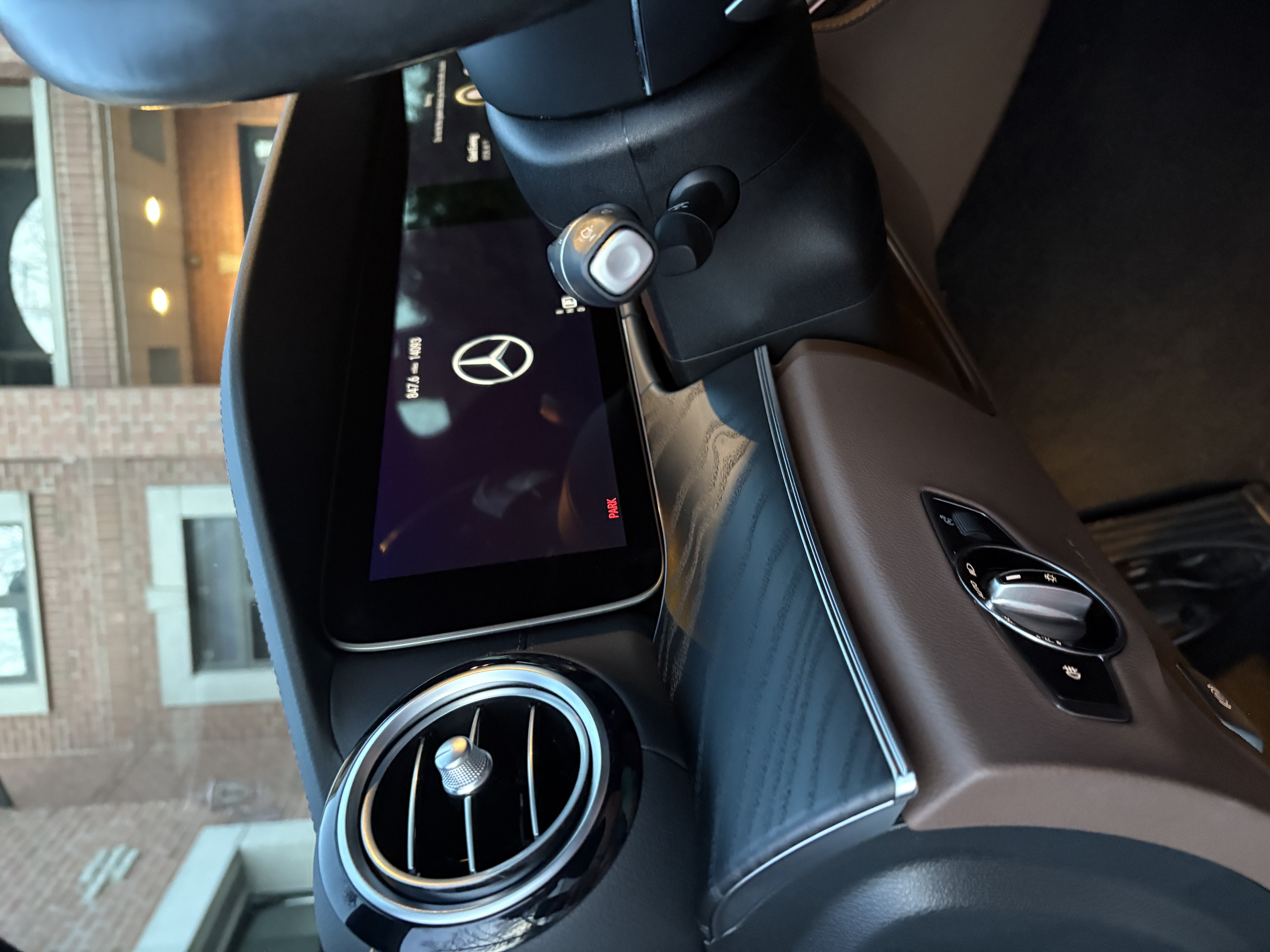 Mercedes E350 infotainment