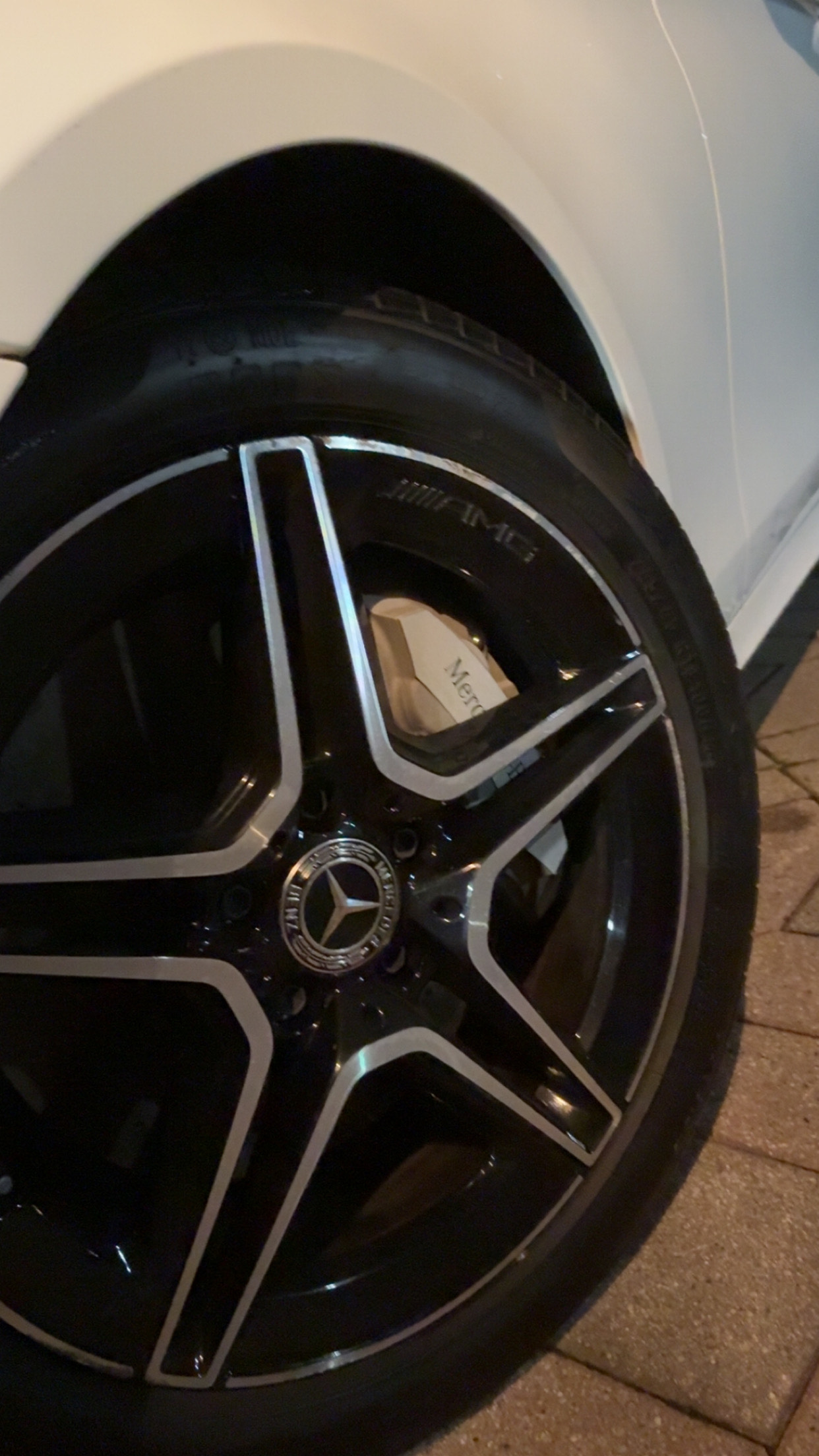 Mercedes E350 AMG wheel