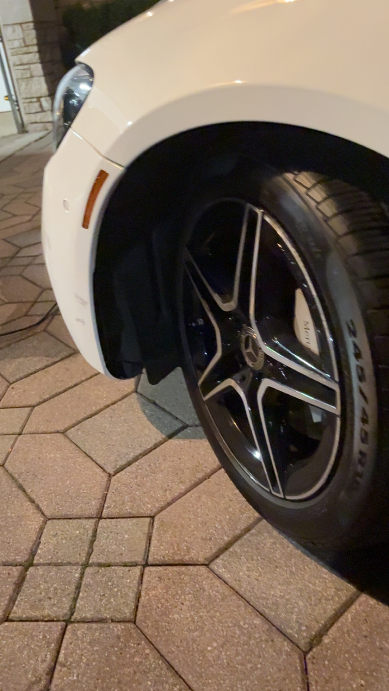 Mercedes E350 wheel detail